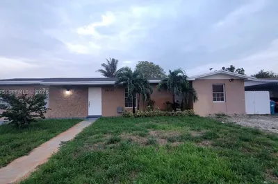19225 NW 50 Ct 1