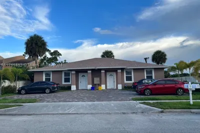 1533 W 26th Ct #2b 1