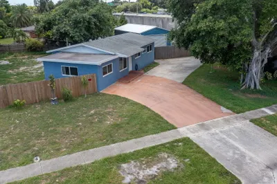 1446 W Drew Street 1