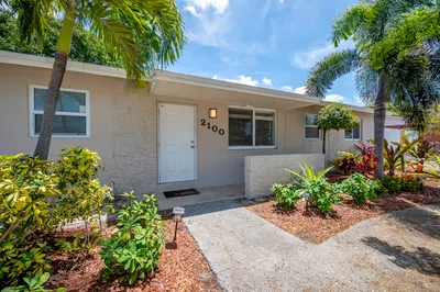 2100 N Seacrest Boulevard 1