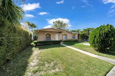 5864 SW 42nd Ter 1