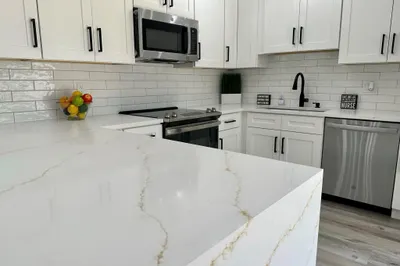 1010 NE 8th Avenue #10b 1