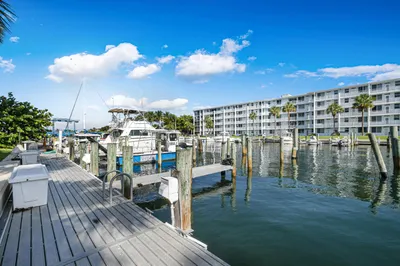 135 Shore Court #101 1