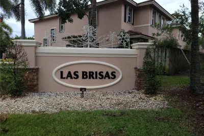 293 Las Brisas Cir 1