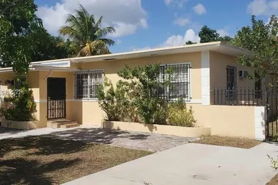 1079 NW 112th Ter 1