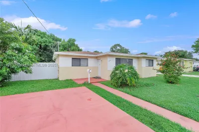 621 SW 5th Ct 1