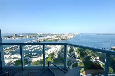 244 Biscayne Blvd #3903 1