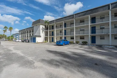 5100 SW 64TH Avenue #204A 1