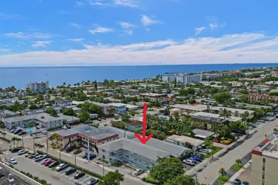 4652 N Poinciana Street #6 1