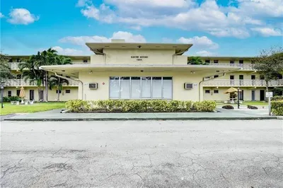 1350 E Sample Rd #301 1