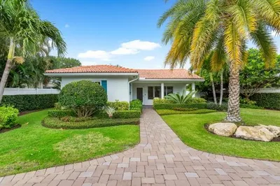 306 NE 8th Avenue 1