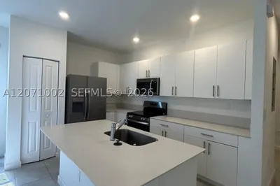 1161 SE 1st St 0 1