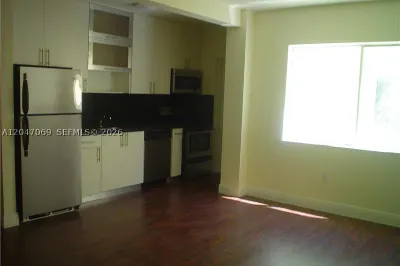 2931 Sheridan Ave #12 1