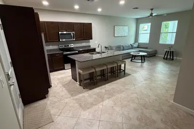 4773 N Longwood Lake Square 1