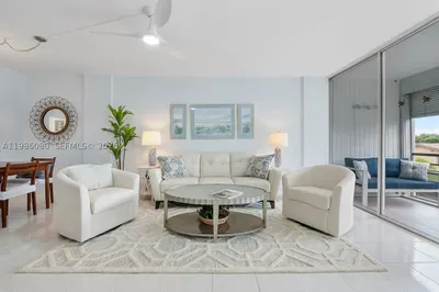 109 Royal Park Dr #2F 1