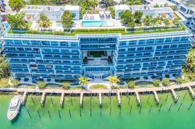 9201 E Bay Harbour Drive #PH809 1