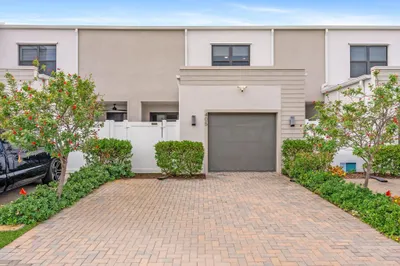 405 NW 17th Street 1