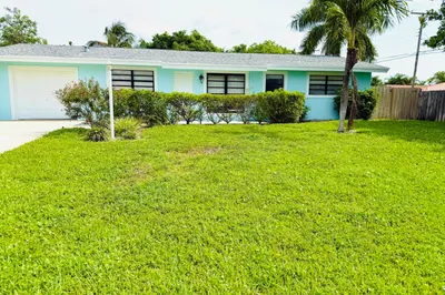 477 NE 35th Street 1
