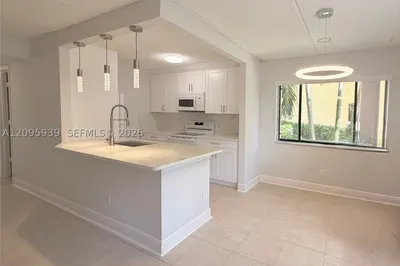 110 Meadows Cir #110 1