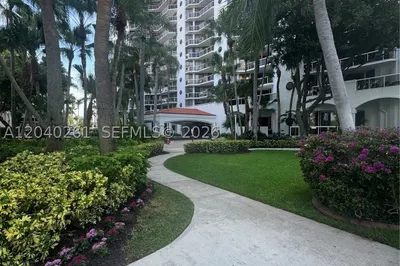 3610 Yacht Club Dr #215 1