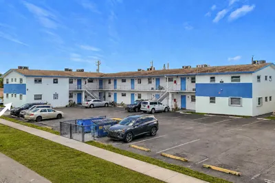 410 W Palm Street #B8 1