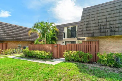001-161916thCourt-Jupiter-FL-33477-SMALL