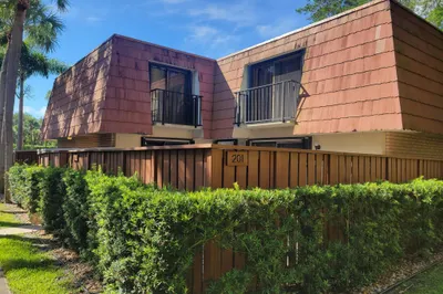 201 Live Oak Lane 1