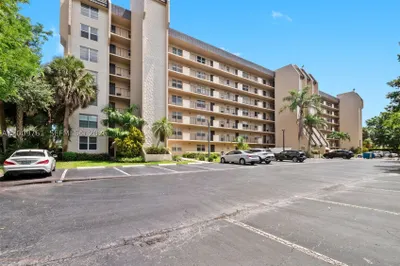 3300 W Rolling Hills Cir #510 1