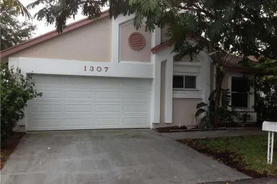 1307 E Glen Oak Road 1
