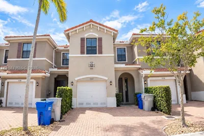 1042 NW 33rd Mnr #1042 1