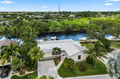 700 SW Salerno Road 1
