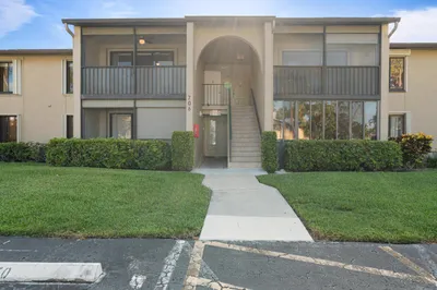706 Sunny Pine Way #E2 1