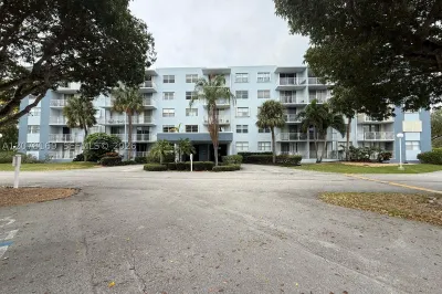 500 Executive Center Dr #4J 1
