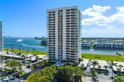 123 Lakeshore Drive #1544 1