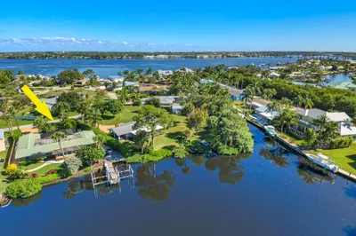 1282 SW Pelican Crescent 1