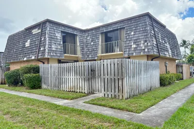385 Lake Arbor Drive 1