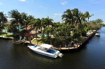 STUNNING POINT LOT