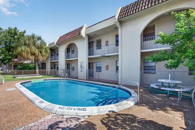 2141 NE 42nd Street #204 1
