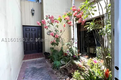 8982 SW 8th Ter #8982 1