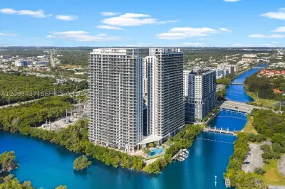 16385 Biscayne Blvd #3103 1