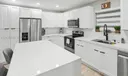 331 W 40th Pl Photo