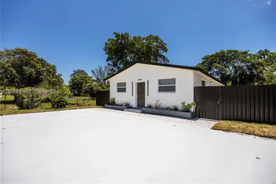2608 NW 3rd St 1