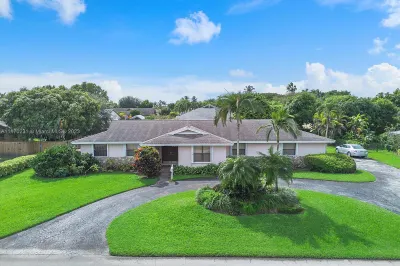8260 SW 185th Ter 1