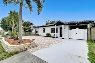 332 NW 45th St 1