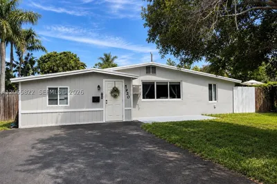 5920 NE 1st Ter 1