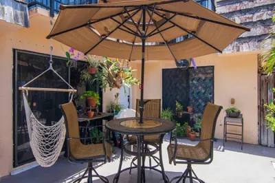 360 S Waverly Place #6B 1