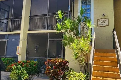 327 Lakeview Dr #103 1