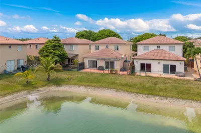 11318 NW 44th Ter 1