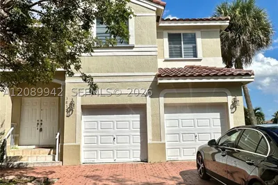 3835 SW 169th Ter #3835 1