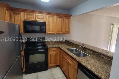 1545 Lake Crystal Dr #H 1